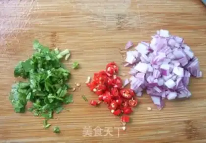 Make Fresh tomato salad step 1