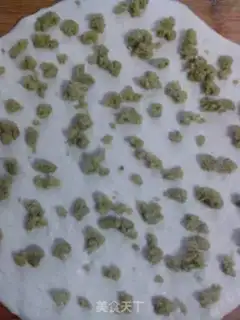 Make Twin mushroom seafood pizza step 1