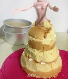 Make Barbie doll cake step 9
