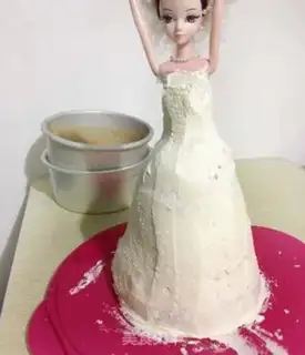 Make Barbie doll cake step 10