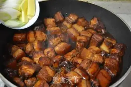 Make Shanghai red meat step 8