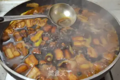 Make Shanghai red meat step 11