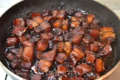 Make Shanghai red meat step 13
