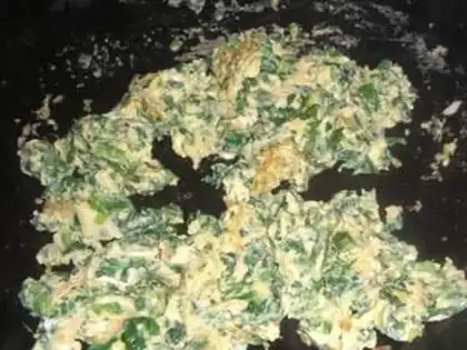 Make Celery leaves and fried eggs step 7