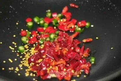 Make Dry pot spicy Arctic shrimp step 7