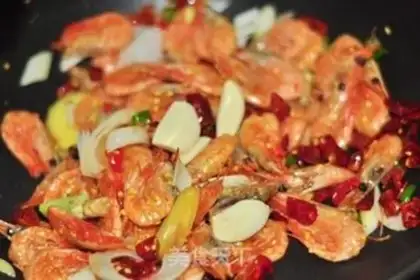 Make Dry pot spicy Arctic shrimp step 10