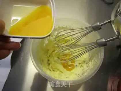 Make Caramel banana coconut step 1
