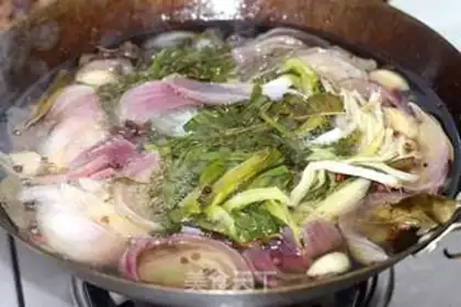 Make Onion oil step 1