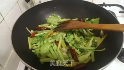 Make Celery pepper beef step 4