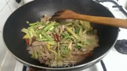 Make Celery pepper beef step 5