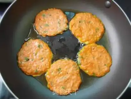 Make Carrot egg pancakes step 7