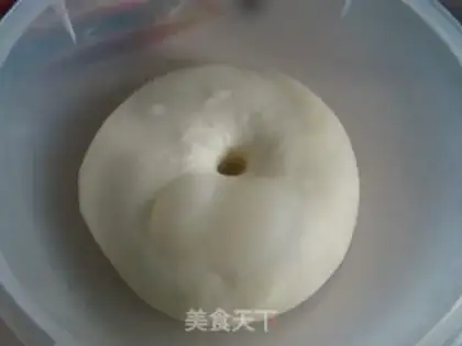 Make Cracked tomato toast step 1