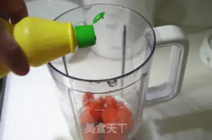 Make Fresh carrot juice step 2