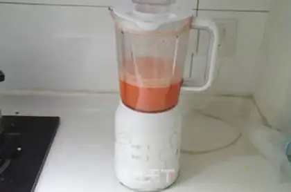 Make Fresh carrot juice step 4