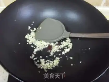 Make Garlic fan sap step 4