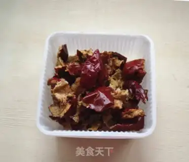Make Peanuts with red dates step 2