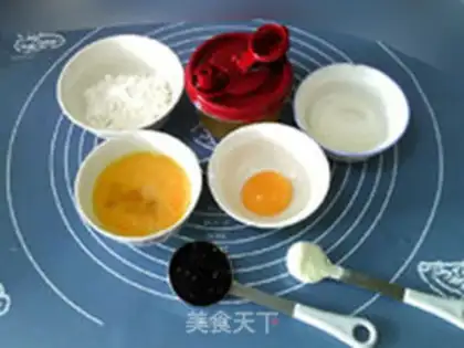 Make Spicy egg rolls step 0