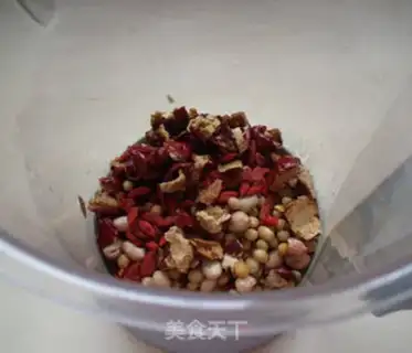 Make Peanuts with red dates step 3