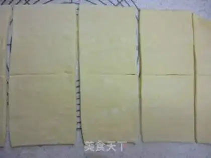 Make Danish yellow milk bag step 8