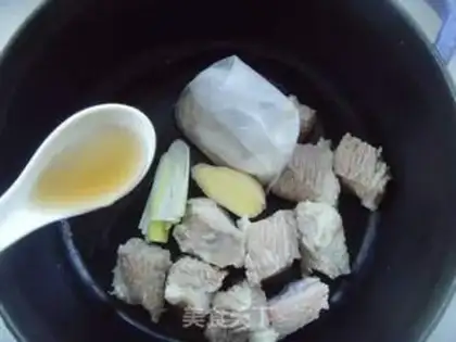 Make Scrambled lamb soup step 2