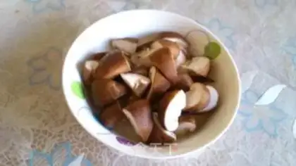 Make Scrambled mushrooms step 1