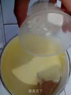 Make A nut raisin roll step 3