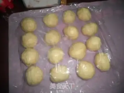 Make Meat pine buns step 3