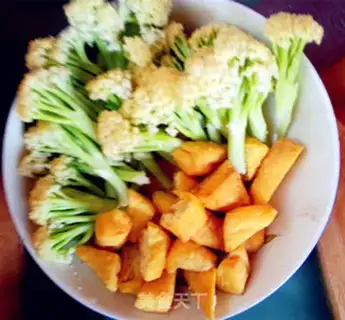 Make Cheese sauce, noodles step 2