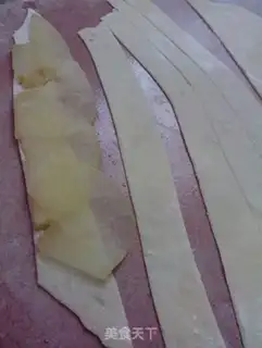 Make Sweet rose apple roll step 5