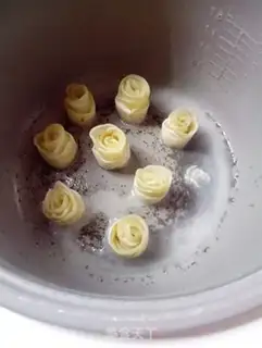 Make Sweet rose apple roll step 8