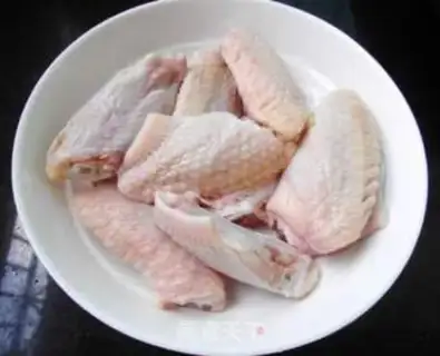 Make Chicken wings with eggplant juice step 0