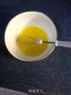 Make Mini sesame egg rolls step 3