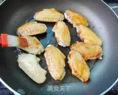 Make Chicken wings with eggplant juice step 4