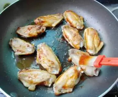 Make Chicken wings with eggplant juice step 5