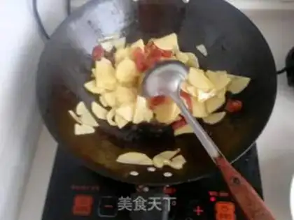 Make Cracked sausage chips step 3