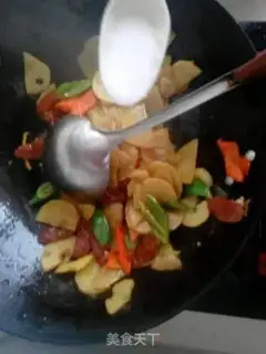 Make Cracked sausage chips step 7