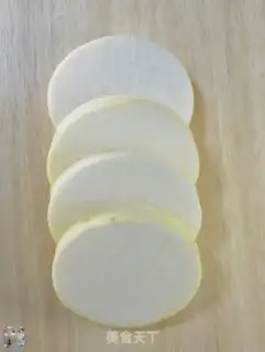 Make Two white rolls of sauce step 0