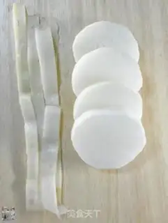 Make Two white rolls of sauce step 1
