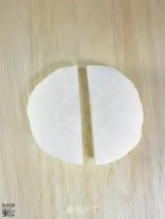 Make Two white rolls of sauce step 3