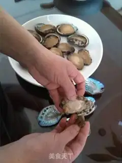 Make Garlic fans steam abalone step 1