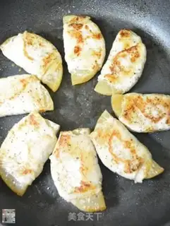 Make Two white rolls of sauce step 26