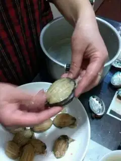 Make Garlic fans steam abalone step 4
