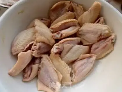 Make Chicken wings with eggplant juice step 0