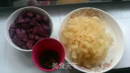 Make Purple potato silver ear soup step 0