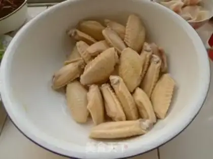 Make Chicken wings with eggplant juice step 3