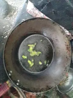 Make Soy fried eggs step 1