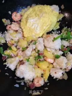 Make Pineapple shrimp fried rice step 5