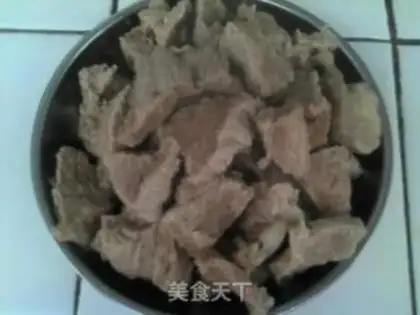 Make Onion tomato beef step 1