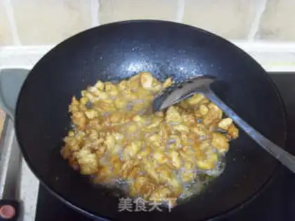 Make A rooster bun in the snow step 2