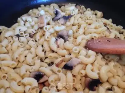 Make Onion mushrooms with macaroni step 5